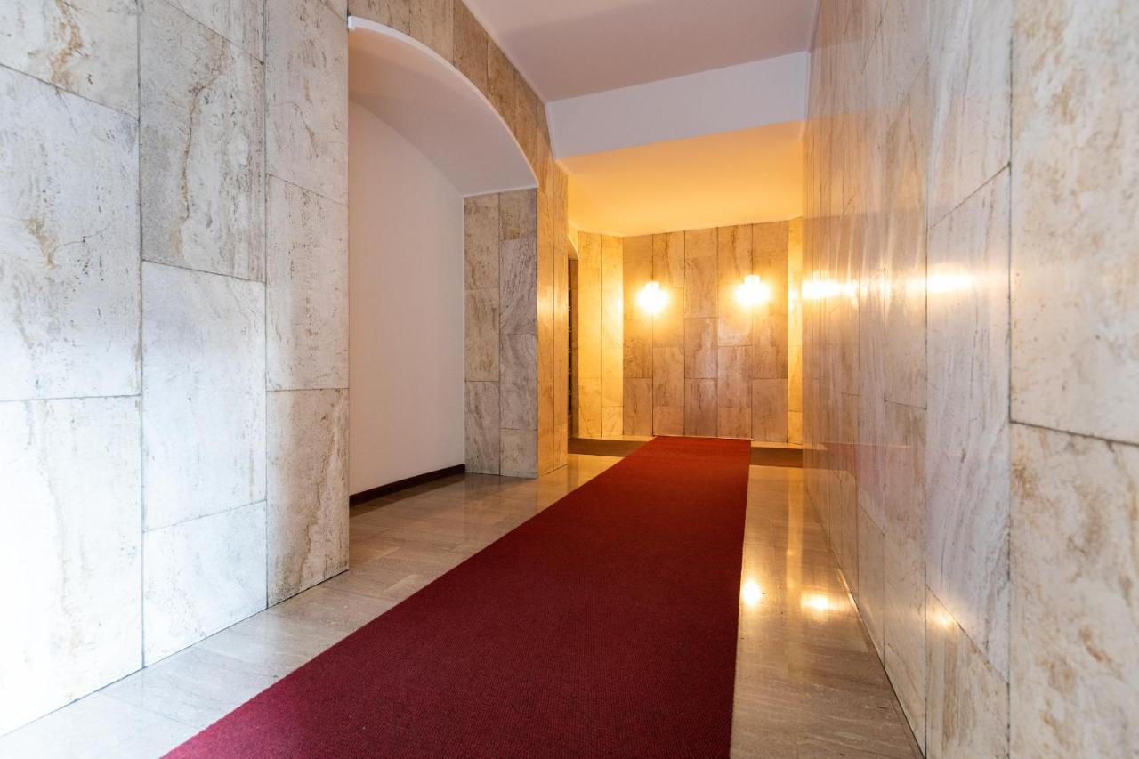 Апартаменти Duomo Apartament Мілан Екстер'єр фото